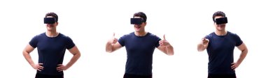 Sanal gerçeklik Vr gözlük izole o giyen genç yakışıklı adam