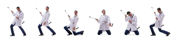 Ung läkare stående promenader isolerad på vit bakgr — Stockfoto