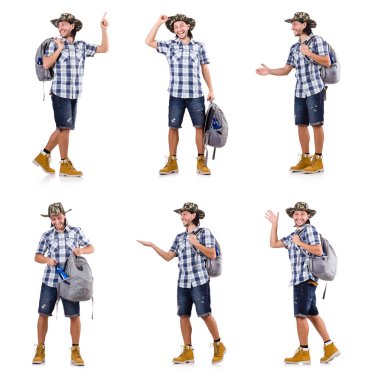 Sırt çantası üzerinde beyaz izole işaret ile genç Gezgin