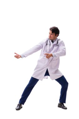 Baskı altındaki genç ve yakışıklı doktor beyazlara izole edilmiş.