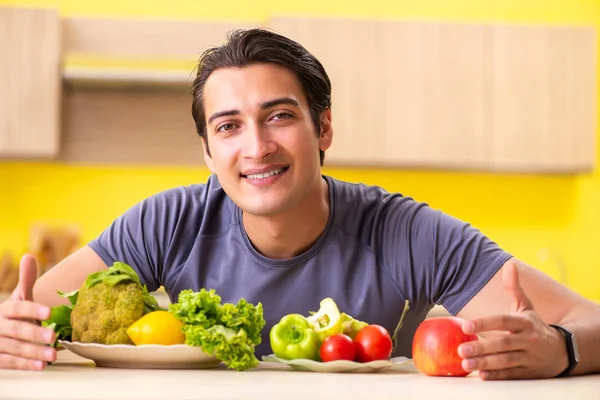 Joven en la dieta y el concepto de alimentación saludable — Foto de Stock