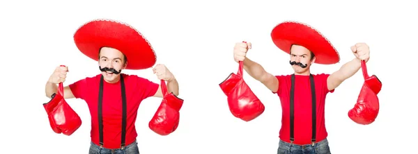 Смешной мексиканец с боксерскими перчатками, изолированными на белом — стоковое фото