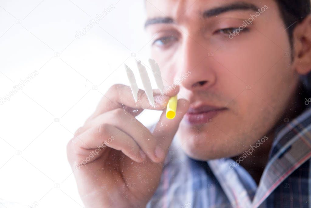 вдыхаемые через нос наркотики