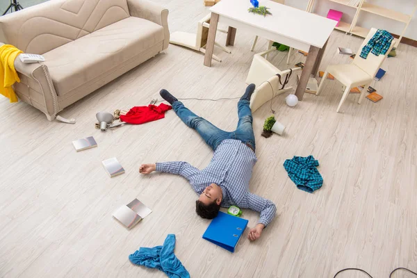 Evdeki soygundan sonra ölen adam.