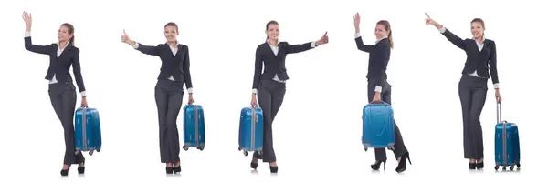 Donna con suitacasi che si prepara per le vacanze estive — Foto Stock