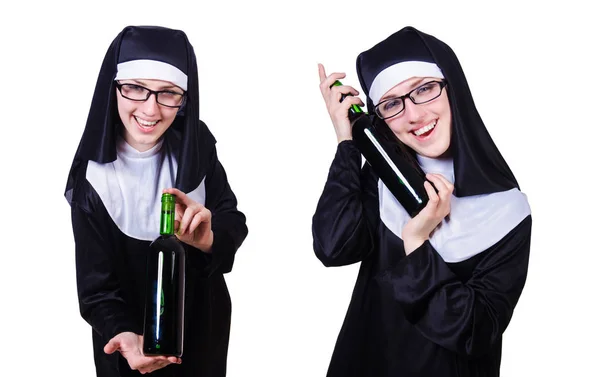 白ワインのボトルと修道女 — ストック写真