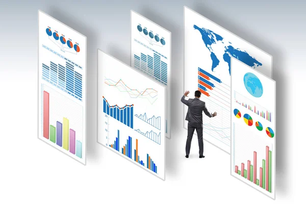 Empresario en concepto de visualización e infografía de negocios —  Fotos de Stock