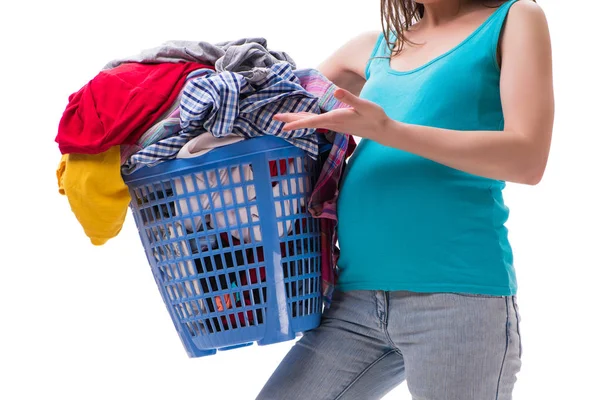 Nő gazdaság kosár piszkos ruhát igénylő mosás — Stock Fotó