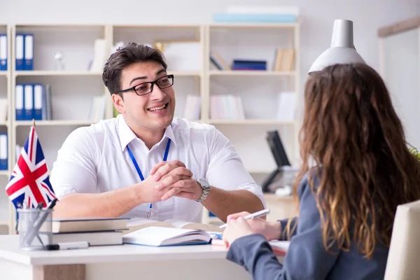 Taaltraining Engels met leraar en student — Stockfoto