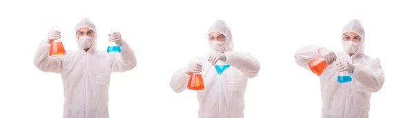 Chemiker arbeitet mit radioaktiven Substanzen, die auf weißem Ba isoliert sind — Stockfoto
