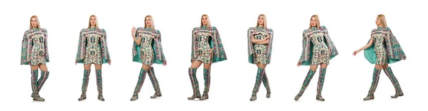 Model trägt Kleid mit aserbaidschanischen Teppichelementen — Stockfoto