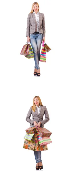 Женщина с сумками для покупок изолирована на белом — стоковое фото