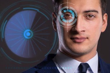 İnsan gözüne yerleştirilmiş sensör konsepti