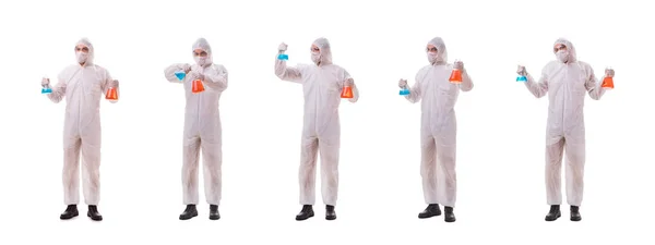 Chemicaliën die werken met giftige stoffen die op de witte rug zijn geïsoleerd — Stockfoto