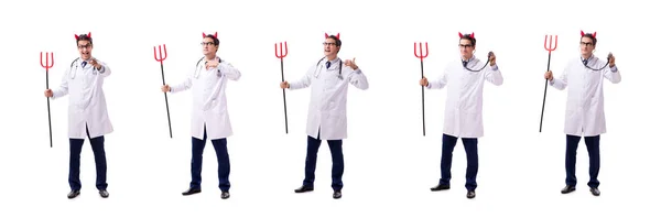 Teufelsdoktor in lustigem medizinischen Konzept isoliert auf weißem Hintergrund — Stockfoto