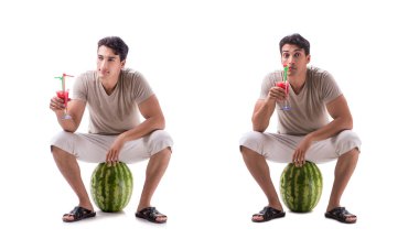 Karpuzlu genç adam beyazda izole edilmiş.