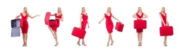 Kırmızı elbiseli ve seyahat çantalı kadın beyazda tek başına. — Stok fotoğraf