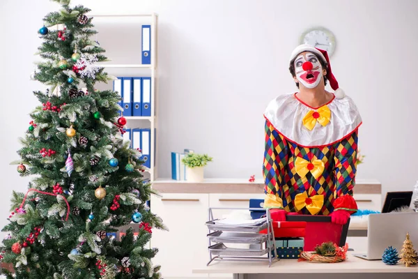 Legrační klaun v vánoční oslava koncept — Stock fotografie