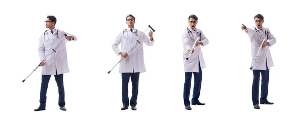 Junger Arzt steht isoliert auf weißem Rücken — Stockfoto
