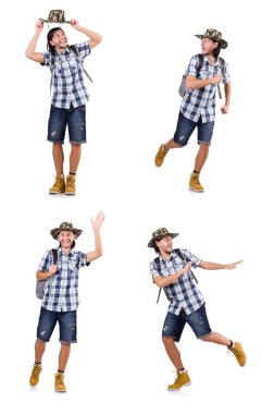 Sırt çantalı genç gezgin beyaza izole edilmiş.