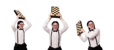 Beyazda izole edilmiş inek satranç oyuncusu