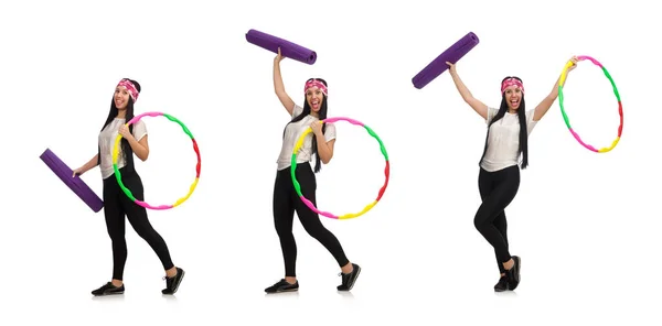 Ein Mädchen im Sportanzug mit Hula-Hoop-Reifen — Stockfoto