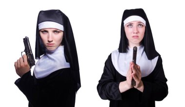 Tabancalı rahibe beyazı izole etti.