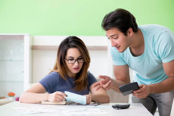 Young family struggling with personal finance — Stock Photo, Image