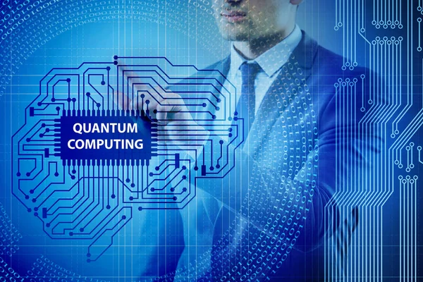 量子コンピューティングの概念で仮想ボタンを押すビジネスマン — ストック写真