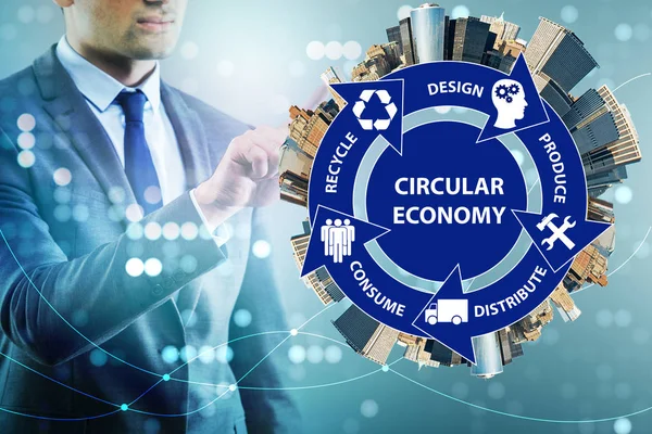 Concepto de economía circular con empresario — Foto de Stock