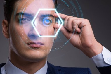 İnsan gözüne yerleştirilmiş sensör konsepti