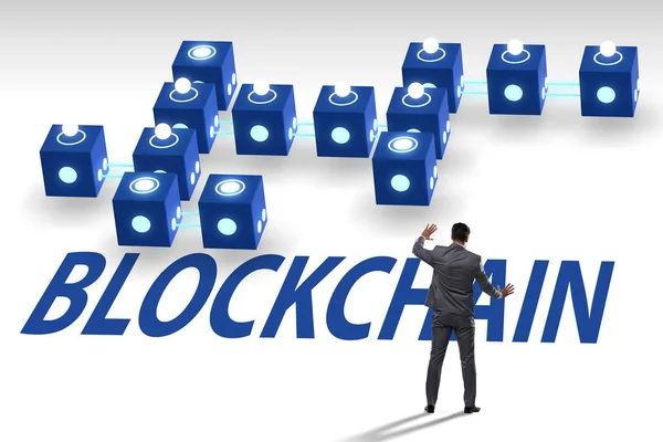 Blockchain concepto innovador con hombre de negocios — Foto de Stock