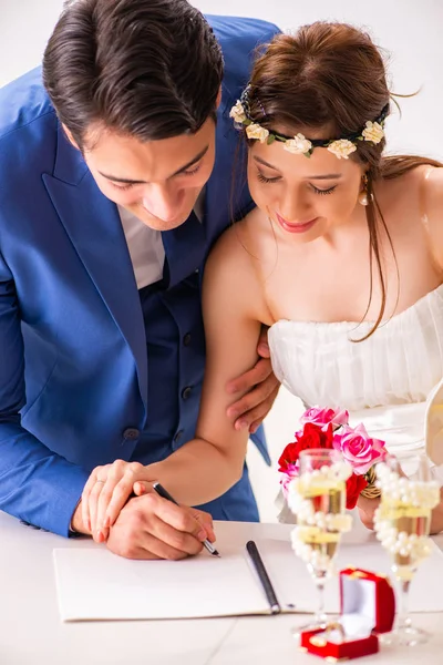 Ceremonia de boda con esposa y marido —  Fotos de Stock