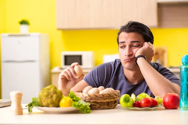 Joven en la dieta y el concepto de alimentación saludable — Foto de Stock