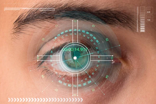 人間の目に埋め込まれたセンサーの概念 — ストック写真