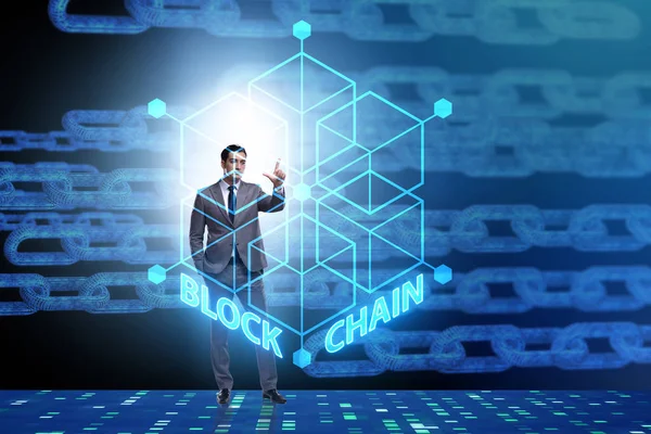 Joven empresario en innovador concepto blockchain — Foto de Stock