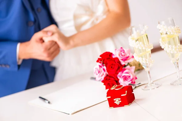 WEdding ceremonie met vrouw en man — Stockfoto