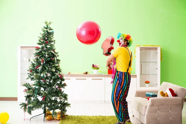 Payaso divertido en concepto de celebración de Navidad —  Fotos de Stock