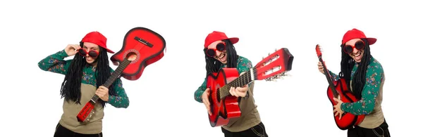 Man met gitaar in muzikaal concept op wit — Stockfoto