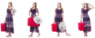 Bavullu genç bir kadın beyaz üzerine izole edilmiş. 