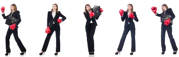 Femme d'affaires avec gants de boxe isolé sur blanc — Photo