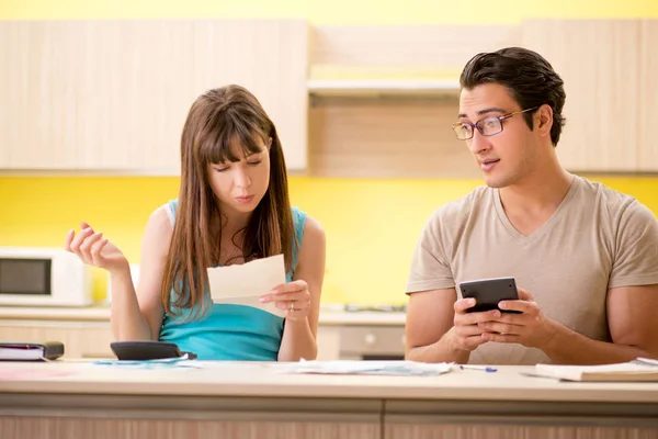Young family struggling with personal finance — Stock Photo, Image