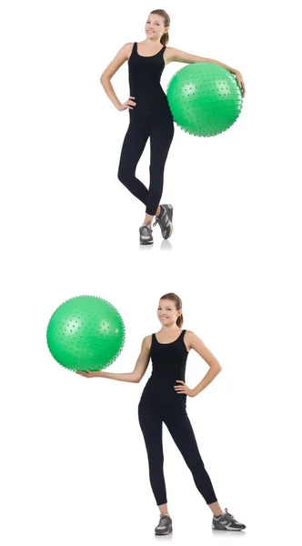 Mujer joven haciendo ejercicios con fitball — Foto de Stock