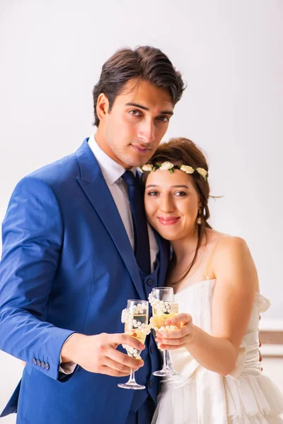 Церемония бракосочетания с женой и мужем — стоковое фото