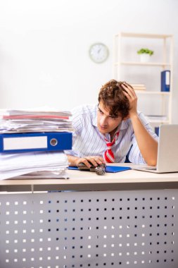 İflas eden işadamı intihar etmeyi düşünüyor.