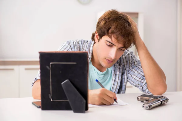 Junger Mann Wegen Beziehung Zerbrochen — Stockfoto