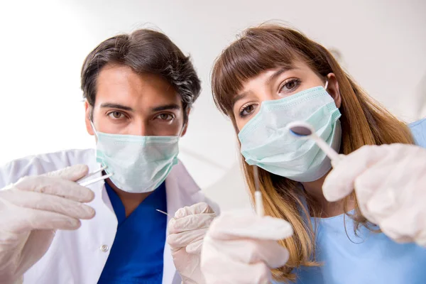 Concepto Tratar Los Dientes Dentistas — Foto de Stock