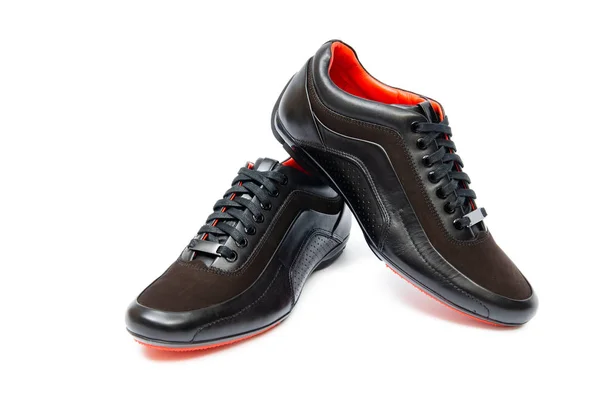 Nero scarpe sportive isolato su sfondo bianco — Foto Stock