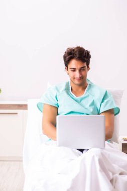 Yakışıklı delikanlı hastanede kalacak 