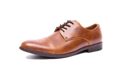 Kahverengi ayakkabılar beyaz arkaplanda izole edilmiş